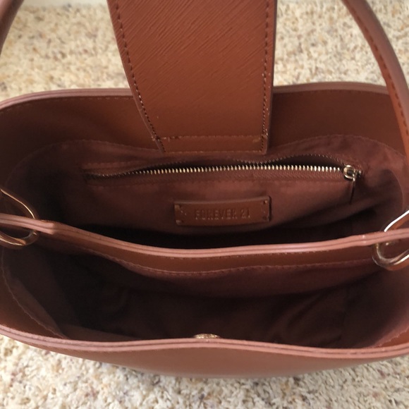 Forever 21 tan bucket bag - Picture 8 of 8